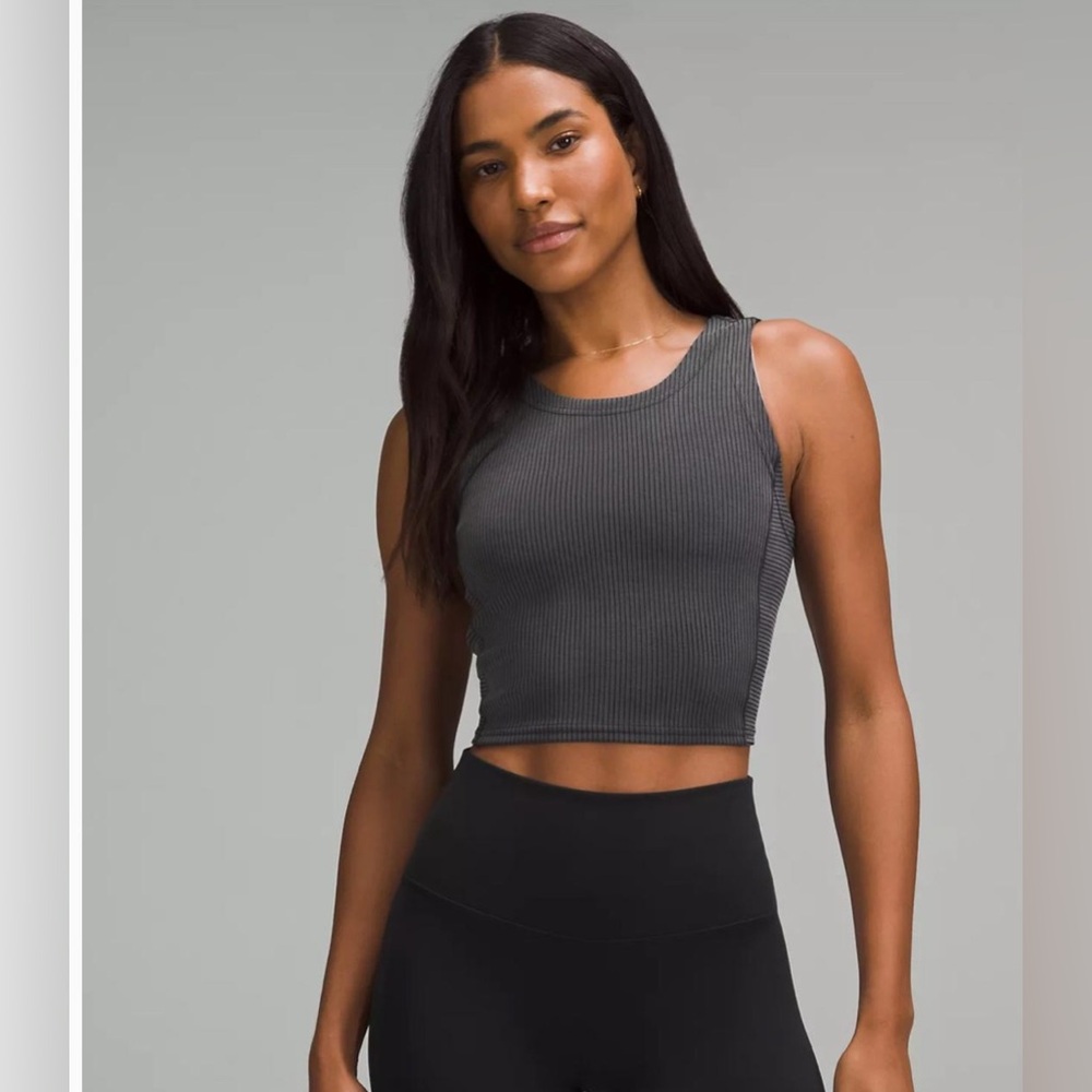Lululemon ribbed softstream crop tank black size 4 reversible V/scoop neck